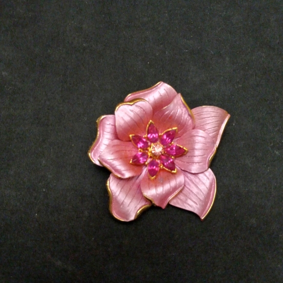 Pink Enamel and  Rhinestone Flower Brooch - Picture 3 of 12